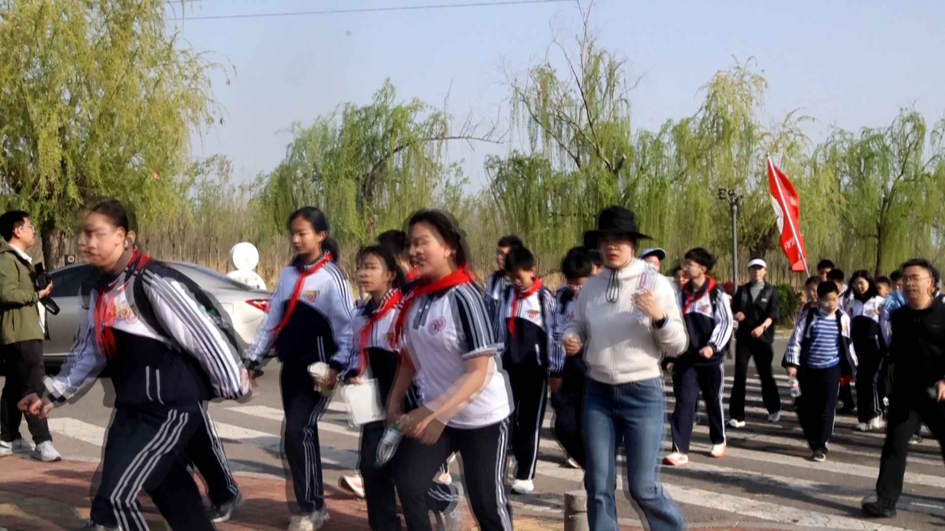 远足拉练  一堂行走的“成长必修课”